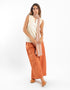 Top sleeveless with a square neckline